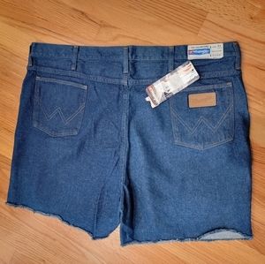 Wrangler Cut‎ Off Denim Jean Shorts Men's 44 Women's 18/20